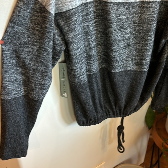 🌺Women’s XL top with draw string bottom. - Picture 4 of 4